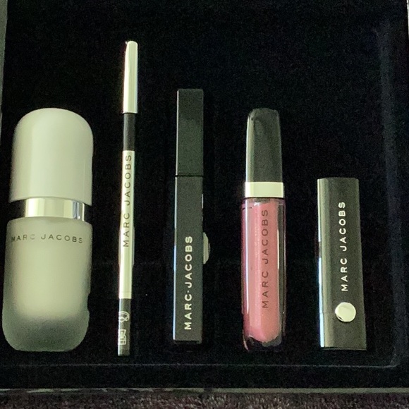 Marc Jacobs effortlessly irresistible 5 piece beauty collection - Picture 6 of 6